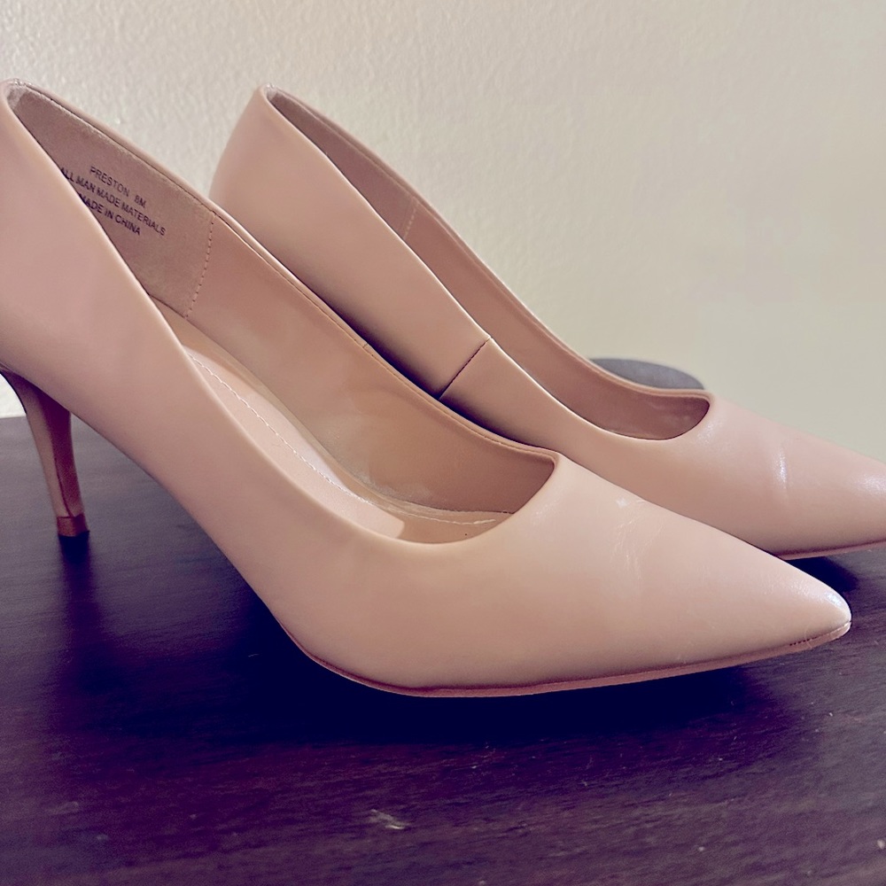 Cushionaire nude heels